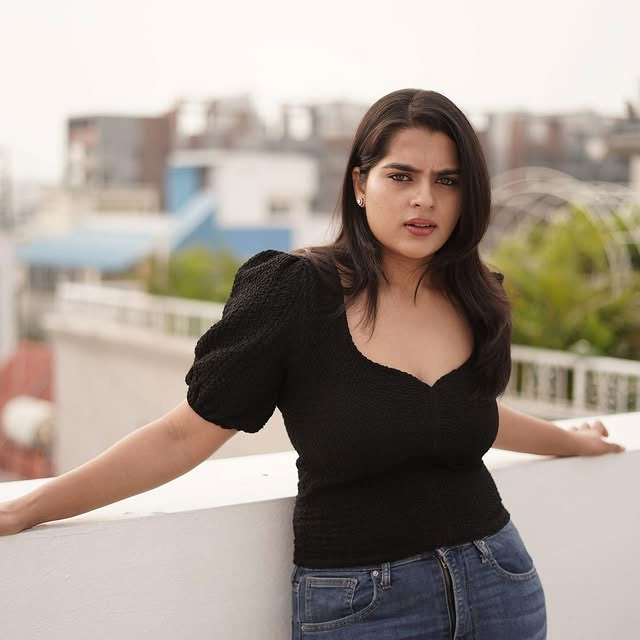 Did Kavya Ignore Eclipse Traditions for These Pictures?