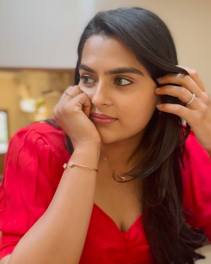 Did Kavya Ignore Eclipse Traditions for These Pictures?