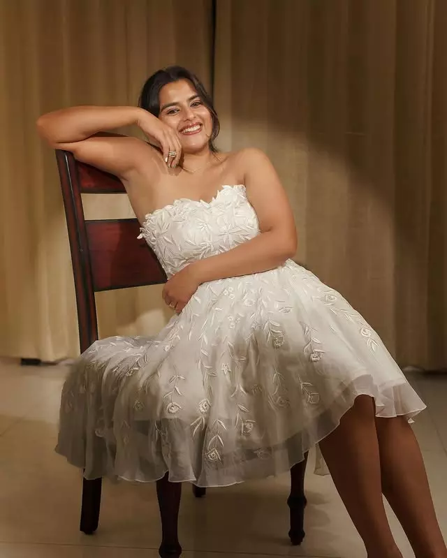 Did Kavya Ignore Eclipse Traditions for These Pictures?