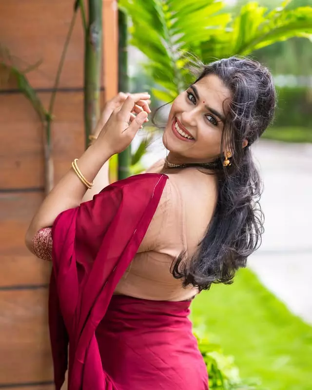 Did Kavya Ignore Eclipse Traditions for These Pictures?