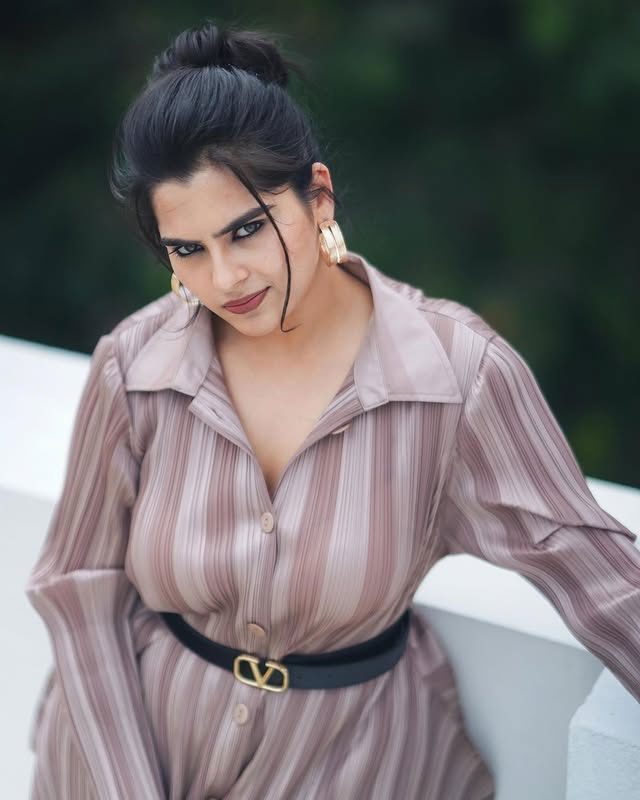 Did Kavya Ignore Eclipse Traditions for These Pictures? Did Kavya Ignore Eclipse Traditions for These Pictures?