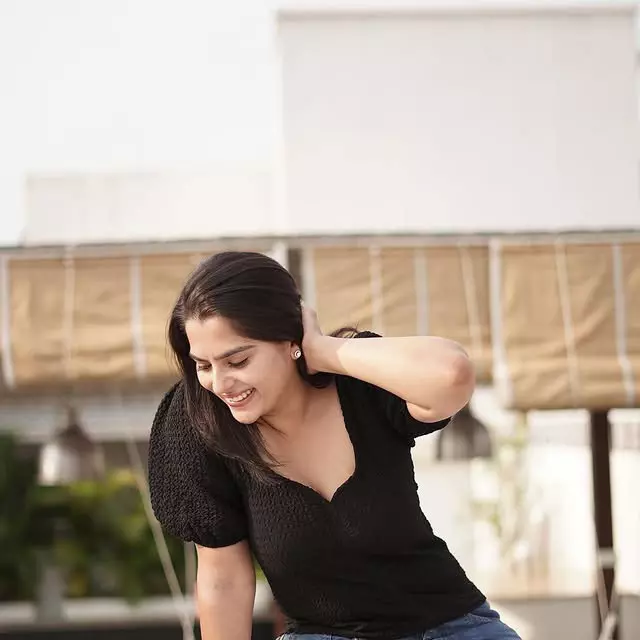 Did Kavya Ignore Eclipse Traditions for These Pictures?