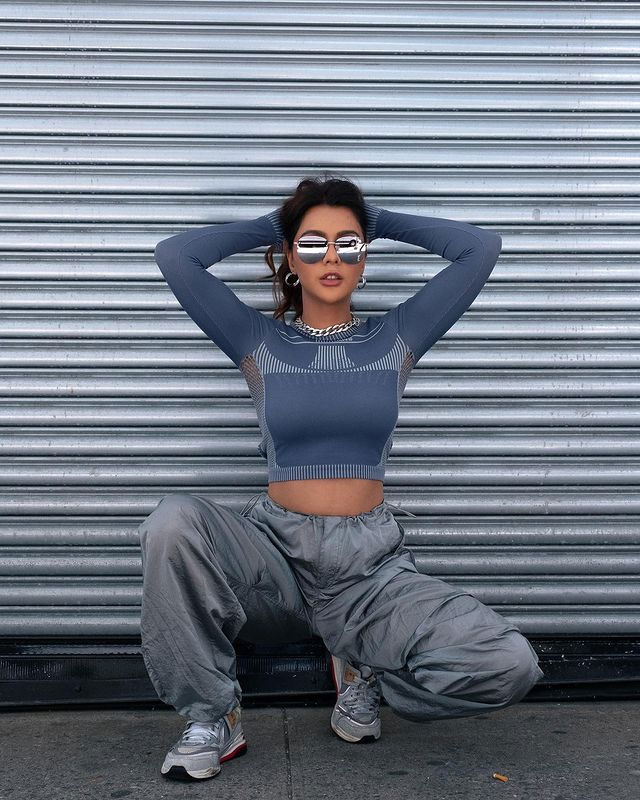 Ruhii Singh Stuns in Rose-Gold Gown at Glamorous Awards Night