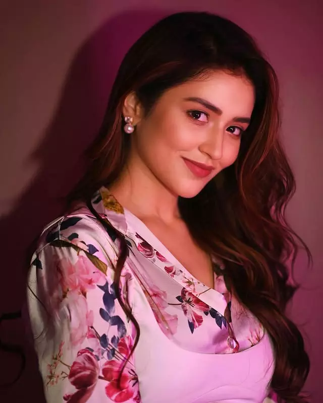 Priyanka Jawalkars Glam March Post Wins Hearts on Instagram Priyanka Jawalkars Glam March Post Wins Hearts on Instagram