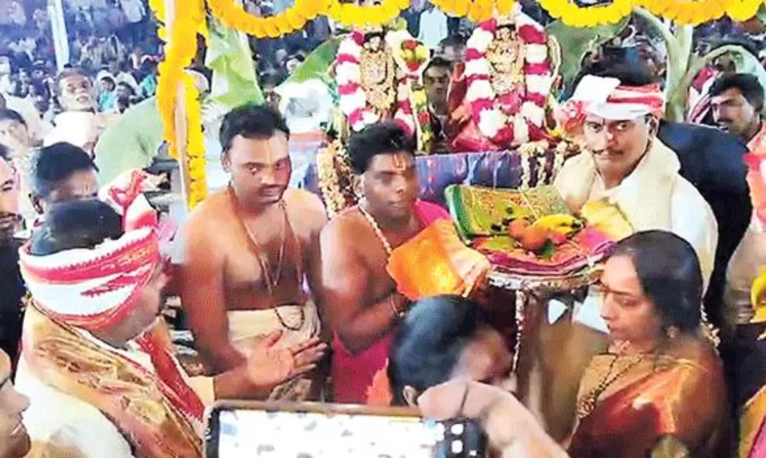 కేశినేని చిన్ని Vs కొలికపూడి.. ఈ పోరుకు ఎండింగ్ లేదా? కేశినేని చిన్ని Vs కొలికపూడి.. ఈ పోరుకు ఎండింగ్ లేదా?