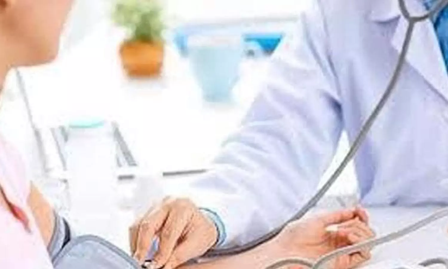 అమెరికా కంటే ఇండియాలోనే వైద్యం బెస్ట్.. ఒక విశ్రాంత ఉద్యోగి అనుభవం ఇదే.. అమెరికా కంటే ఇండియాలోనే వైద్యం బెస్ట్.. ఒక విశ్రాంత ఉద్యోగి అనుభవం ఇదే..