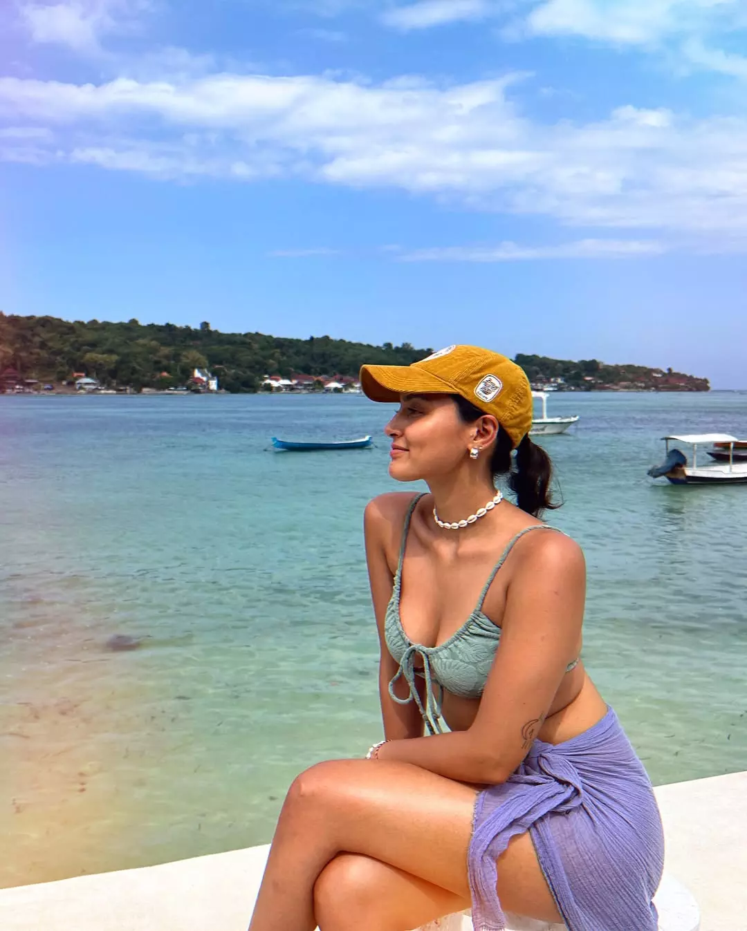 Aishwarya Desai’s Serene Beach Escape Aishwarya Desai’s Serene Beach Escape