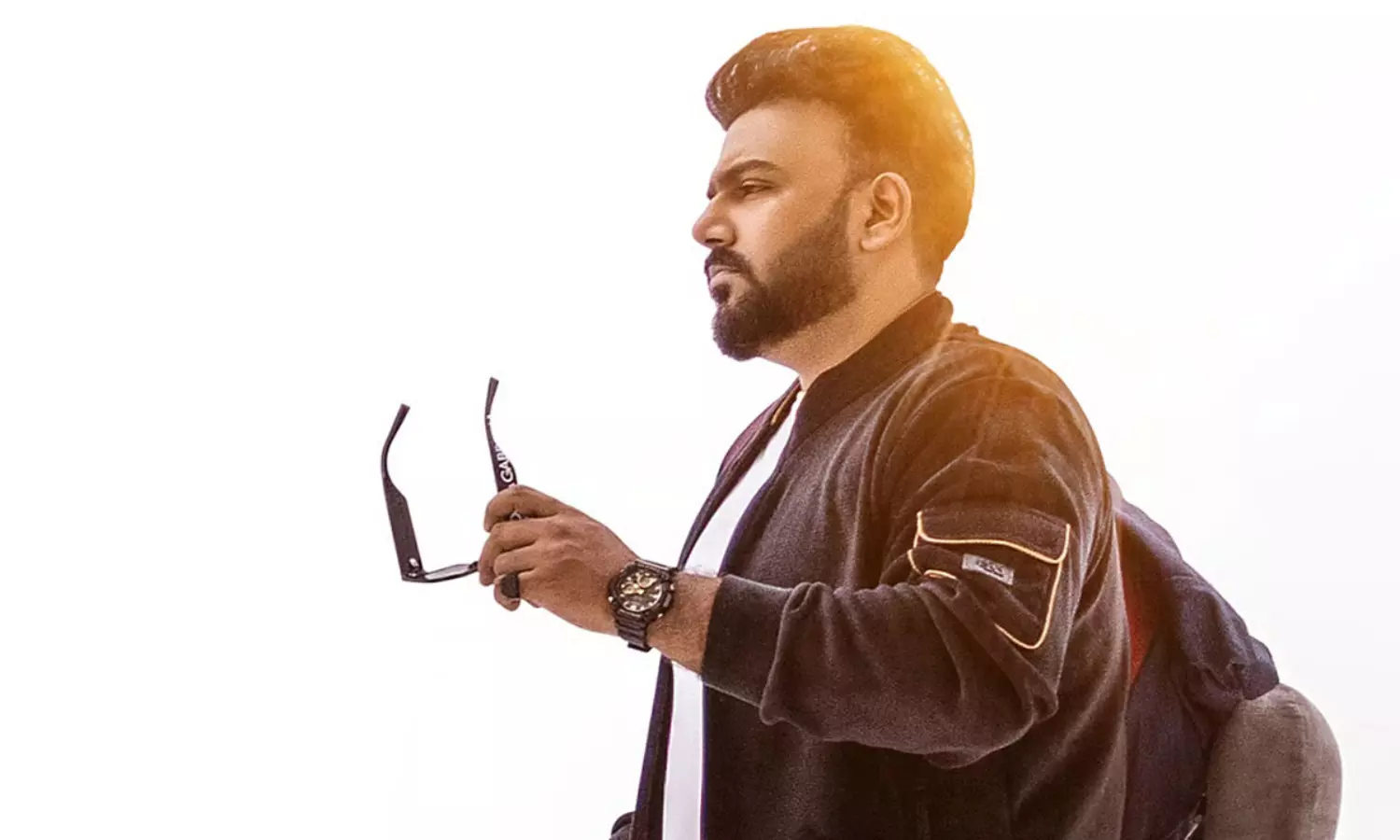 అది మరో గాయపడ్డ సింహం అయ్యి ఉంటుందా..?