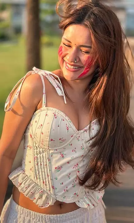 Avneet Kaur Paints Holi in Style and Sunshine