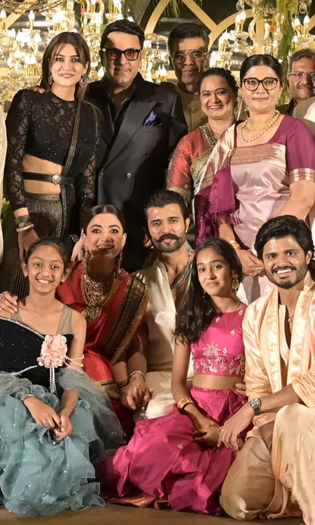 When Bollywood Met Virosh: Karan Johar, Kriti Sanon & Mrunal Thakurs Magical Night Set - 3