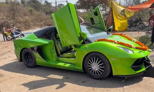 మెకానిక్ మ్యాజిక్.. మారుతీ టూ లంబోర్గిని!