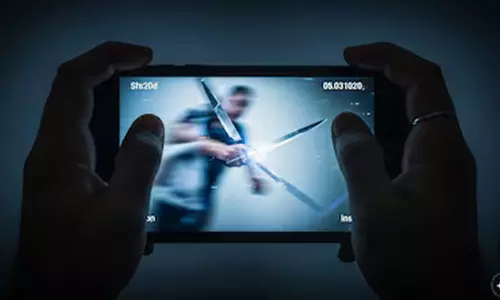 కొడుకును చంపుతున్నట్లు డీప్ ఫేక్ వీడియో.. లక్షలు సమర్పించిన తల్లిదండ్రులు