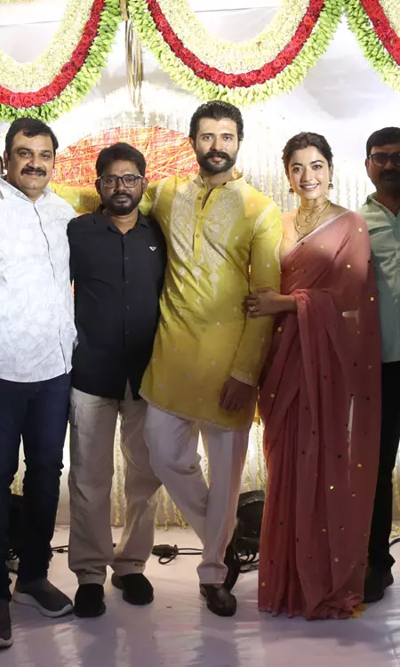 Vijay Deverakonda & Rashmika Mandanna Media Interaction Photos Set -2