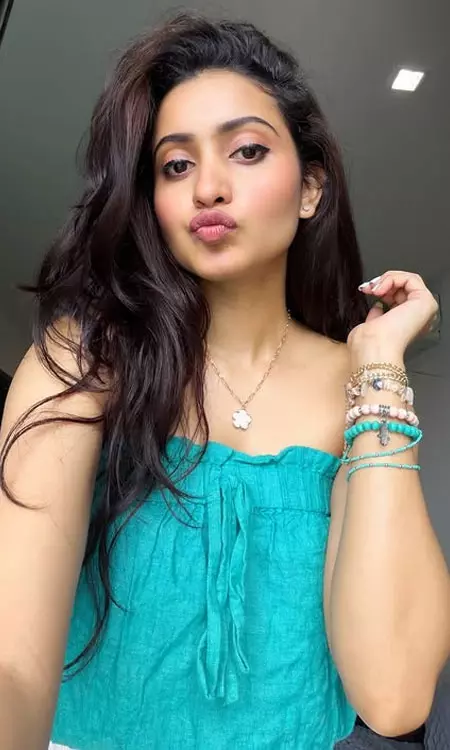 Deepika Pilli Shares Playful Selfie Dump