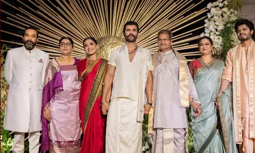 విరోష్ రిసెప్షన్‌: రష్మిక తల్లిదండ్రుల లుక్ వెనుక మీనింగ్