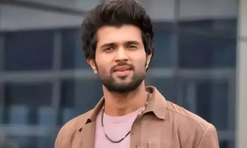 రౌడీ స్టార్ ఆ ఇద్ద‌రికి గ్రీన్ సిగ్న‌ల్ ఇచ్చేస్తున్నాడా?