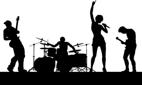 మేక‌ర్స్‌ని భ‌య‌పెడుతున్న స్టార్ మ్యూజిక్ డైరెక్ట‌ర్?