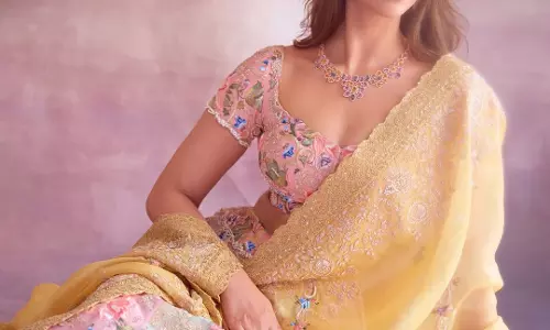 Suhana Khans Stunning Ethnic Look and King Debut Awaits