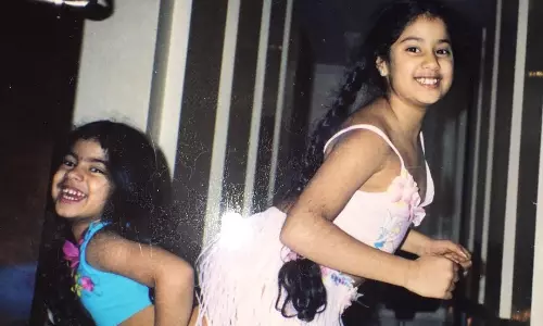 అలాంటి ఫోజులతో అక్కకు స్పెషల్ విషెస్ చెప్పిన ఖుషీ కపూర్!