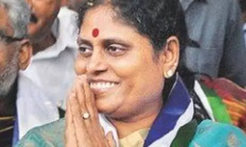 వైసీపీ తులాభారంలో విజయమ్మ కీలక  నిర్ణయం ?