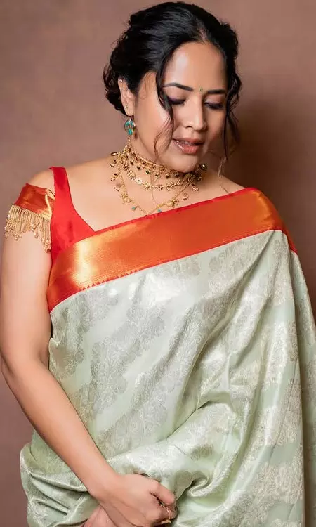 Anasuya Bharadwaj Focused On Vibing High