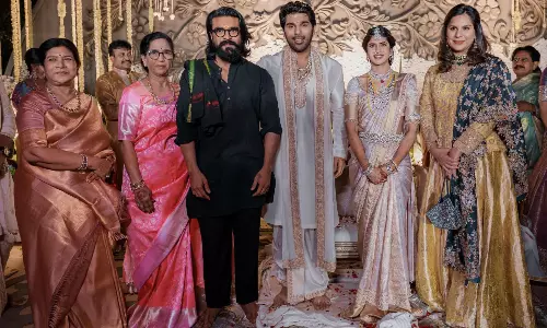 అల్లు వారి పెళ్లిలో చెప్పులు అయినా లేకుండా ఏకైక స్టార్?