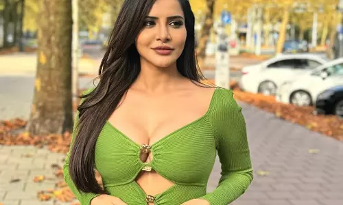 Ashu Reddy Turns Heads with Her Glamorous Style Statement