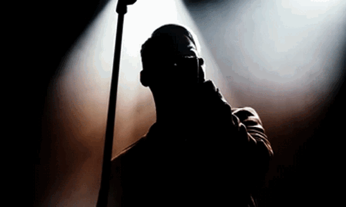 అస‌భ్యక‌ర లిరిక్స్.. గాయ‌కుడికి మ‌హిళా క‌మీష‌న్ స‌మ‌న్లు