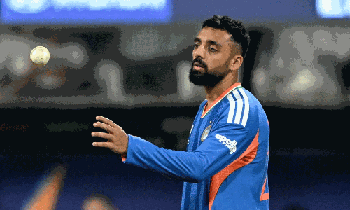 మిస్ట‌రీ మిస్ వ‌రుణ్..ప్ర‌త్య‌ర్థుల ర‌న్ మెషిన్.. ఫైన‌ల్ ఆడ‌తాడా?