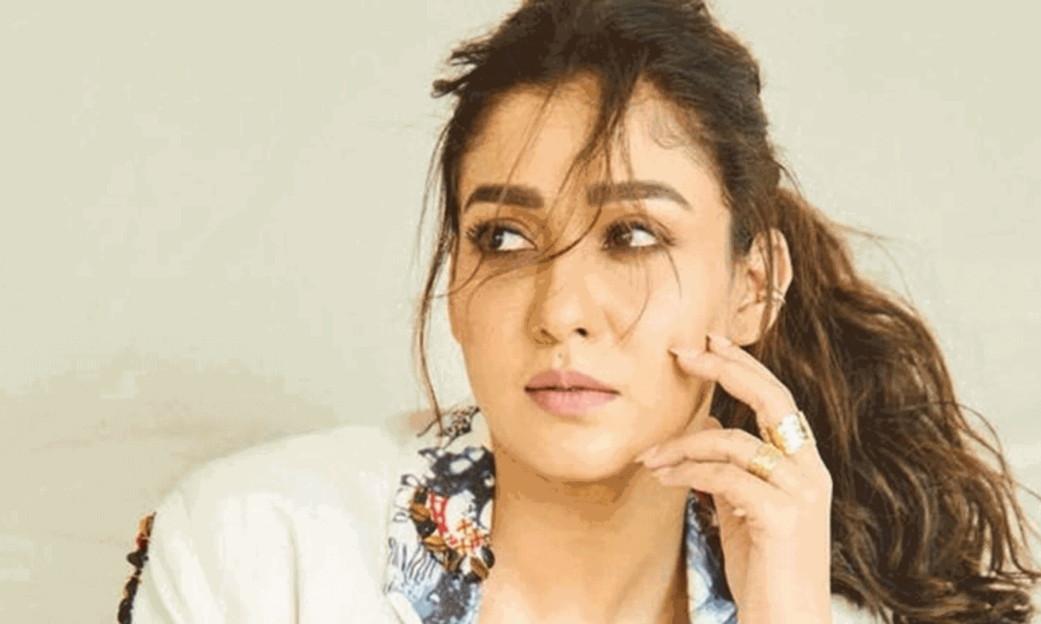 జోరు పెంచిన నయనతార.. మరో క్రేజీ హీరోతో ఛాన్స్!