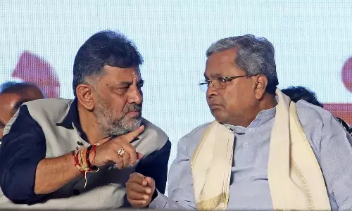 డీకేకు సీఎం పీఠం...సిద్ధరామయ్య వ్యాఖ్యల వెనక ?