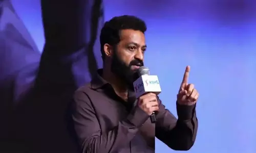 ట్రెండీ టాక్: స్టార్ హీరోల ఫ్యాన్స్ ఇకనైనా త‌గ్గుతారా?