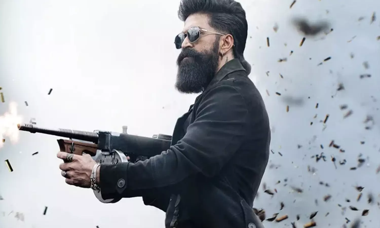 గల్ఫ్ వార్ మాత్రమే కాదు.. టాక్సిక్ వాయిదా వెనుక మ‌రో పెద్ద కారణం!