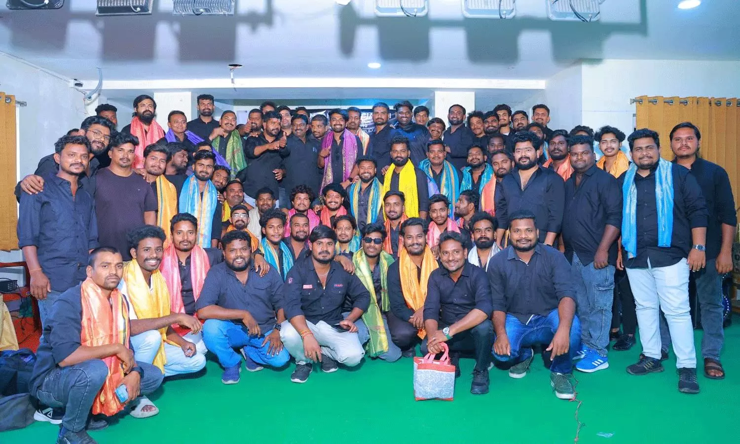 సామాజిక సేవ‌లో ఐకాన్ స్టార్ ఫ్యాన్స్ త‌గ్గేదేలే! జిల్లా క‌మిటీల బ‌లోపేతం!!