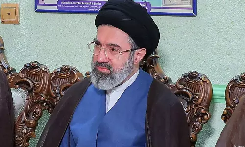 వారసత్వ రాజకీయాల్లోకి ఇరాన్: సుప్రీం పీఠాన్ని అధిష్టించిన మొజ్తాబా ఖమేనీ.. ఎదురుచూస్తున్న సవాళ్లు ఏమిటి?