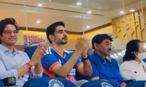 జగన్ విమర్శలు, లోకేశ్ తగ్గేదేలే.. టీ20 ఫైనల్స్ లో యువనేత