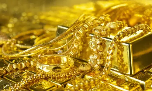 బంగారం.. బంగారం ఎందుకు తగ్గుతున్నావమ్మా?