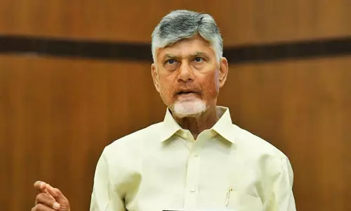 అభివృద్ధి వైకుంఠ పాళి కాకూడదు....బాబు సీరియస్ కామెంట్స్