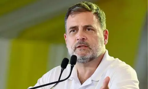 స్పీకర్ మీద అవిశ్వాసం...విపక్షం బిగ్ ట్విస్ట్