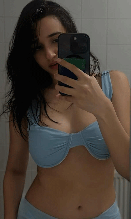 Nuveksha’s Daring Selfie Will Make You Go Wow