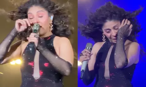 వేదికపై సారీ చెబుతూ క‌న్నీరు మున్నీరైన గాయ‌ని