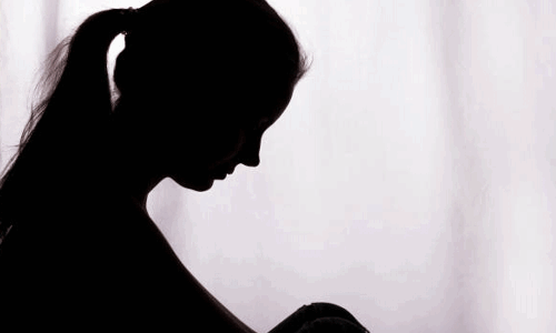 ఒకే సమయంలో ఇద్దరితో ప్రేమాయణం.. మెడికో దీపిక ఆత్మహత్య కేసులో సంచలనం?