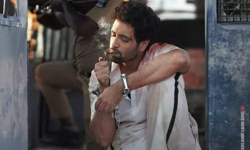 అడివి శేష్ డెకాయిట్.. ఇది పక్కా మాస్ స్ట్రాటజీ!