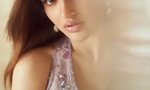 Sreeleelas Radiant Saree Look Signals March 19 Theatrical Storm