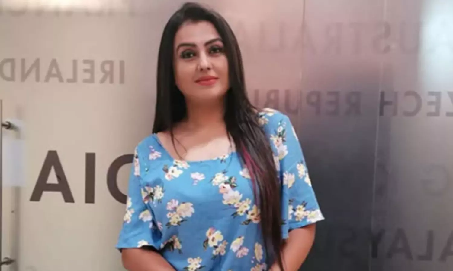 వివాదాస్ప‌ద న‌టి బ‌యోపిక్.. ప్ర‌ముఖ‌ గాయ‌కుడి కుమారుడితో గొడ‌వ హైలైట్‌గా?!