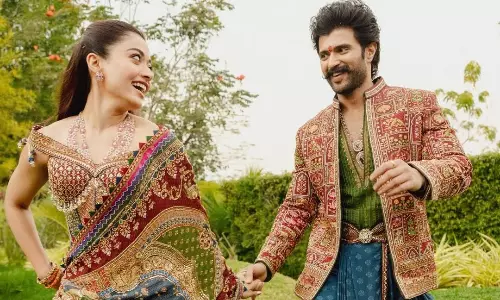 మెహందీ వేడుకల్లో విరోష్ జంట ధరించిన అవుట్ ఫిట్ ప్రత్యేకత తెలిస్తే షాక్!