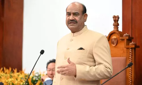 స్పీక‌ర్ బిర్లాపై అవిశ్వాసం వీగింది.. ప్ర‌శ్న‌లు మిగిలాయి!