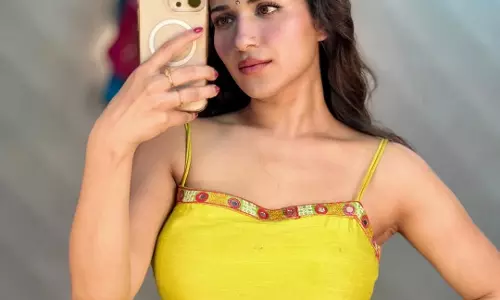 Ruhani Sharma: A Little Bit of Everything  – Mirror Magic & Rising Career