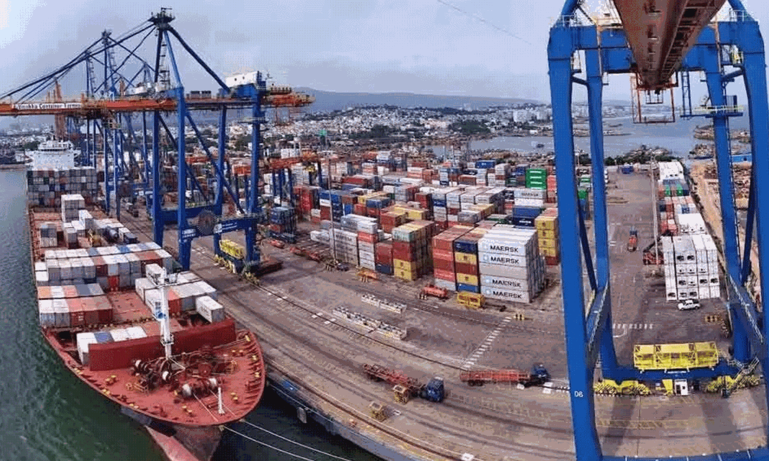 విశాఖ పోర్టు కొత్త రికార్డు