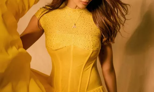 Malaika Arora Shines in Radiant Yellow: A Glamorous Photoshoot Highlight